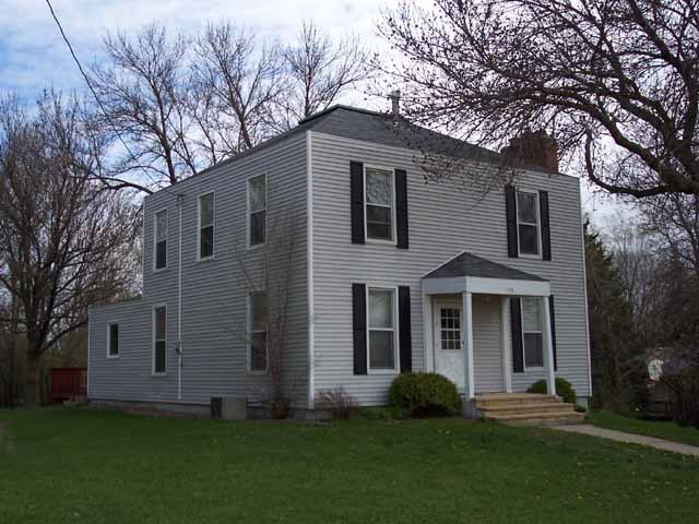 115 Kaukis Drive, Le Sueur, MN 56058
Remodeled 2 Story with Tuck-under garage. Refinished wood floors, remodeled Kitchen and main floor laundry. Gas fireplace.
Lot Size: 140 x 146.5