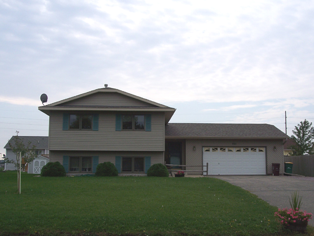 821 E Court Street, Belle Plaine