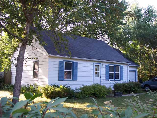 218 S Elmwood Ave, Le Sueur, MN 56058