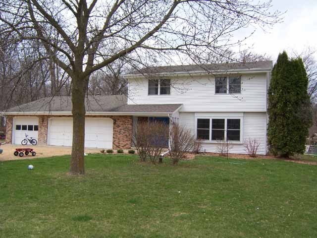 450 Countryview Lane, Le Sueur, MN 56058
4BR, 2 Story, 3.3 acres