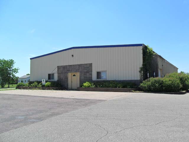 764 Elmwood Avenue, Le Sueur, MN 56058
60x120 building: 24x60 office area, 24x60 shop, 72x60 warehouse.
3 phase electric, 3 overhead doors: 12x24, 10x10, 8x7.
NG gas furnace in office, radiant gas heat in shop. Steel roof and siding.
Land to be surveyed (part of larger parcel)
Highway 112 frontage.