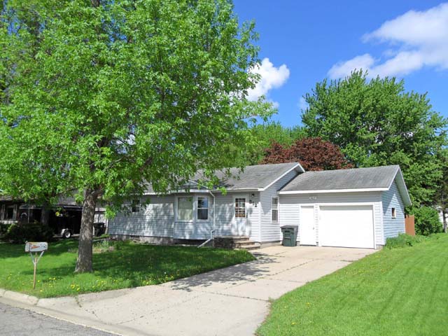 512 10th Street, Gaylord, MN