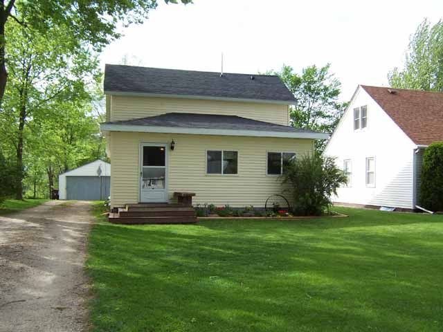 318 N 4th Street, Le Sueur, MN 56058 
1.5 Story, 2 Bedroom, loft area