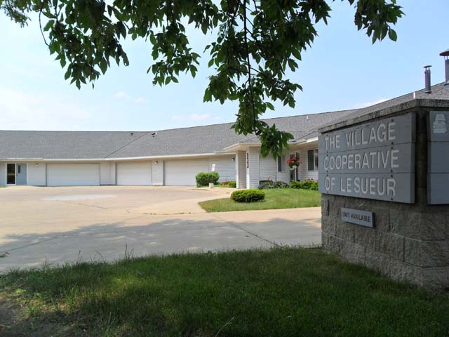 200 S 3rd Street Unit 108, Le Sueur, MN 56058
2 BR 2 Bath Senior Living.
Year Built: 1980 Square feet: 1319 Lot Size: common