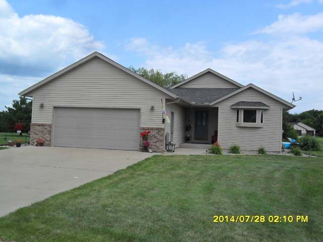 345 Maple Ridge Drive, Henderson, MN 56044 3 BR 1 story