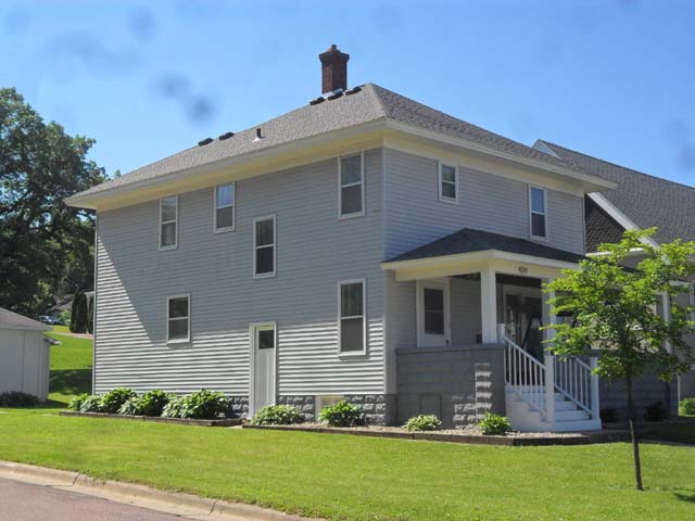 409 N 2nd, Le Sueur