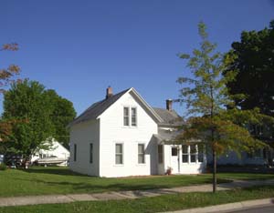 413 South Main Street, Le Sueur, MN 56058