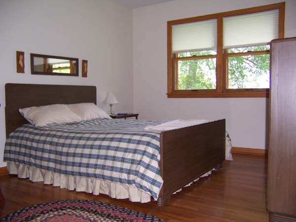 3rd Bedroom, hardwood floors