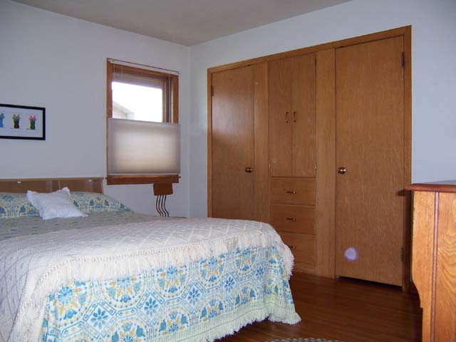 Master Bedroom, hardwood flors and master bath w/shower