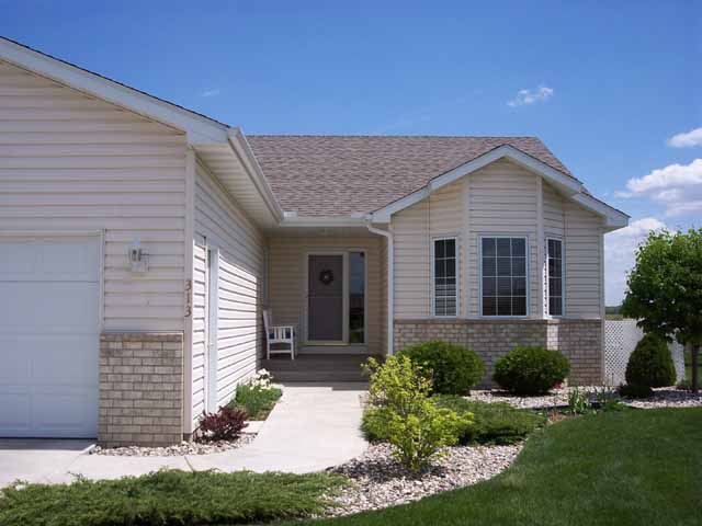 313 Plum Run, Le Sueur, MN 56058