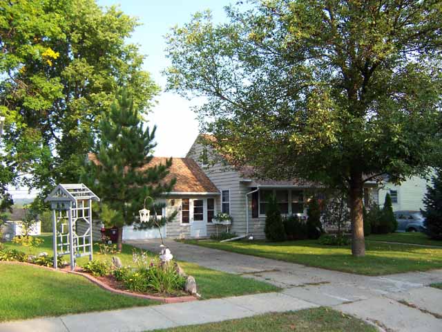 304 South 4th Street, Le Sueur, MN 56058