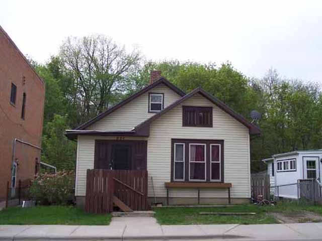 621 Main Street, Henderson, MN 56044